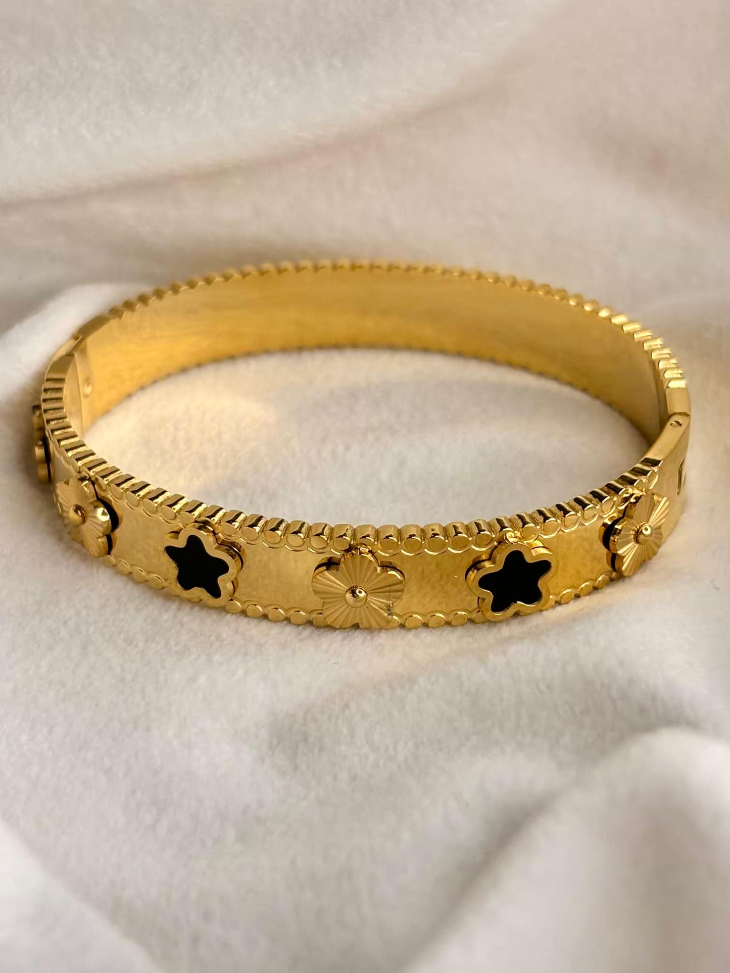 Star Motif Bangle 18K Gold Plated Premium Kada Bangle