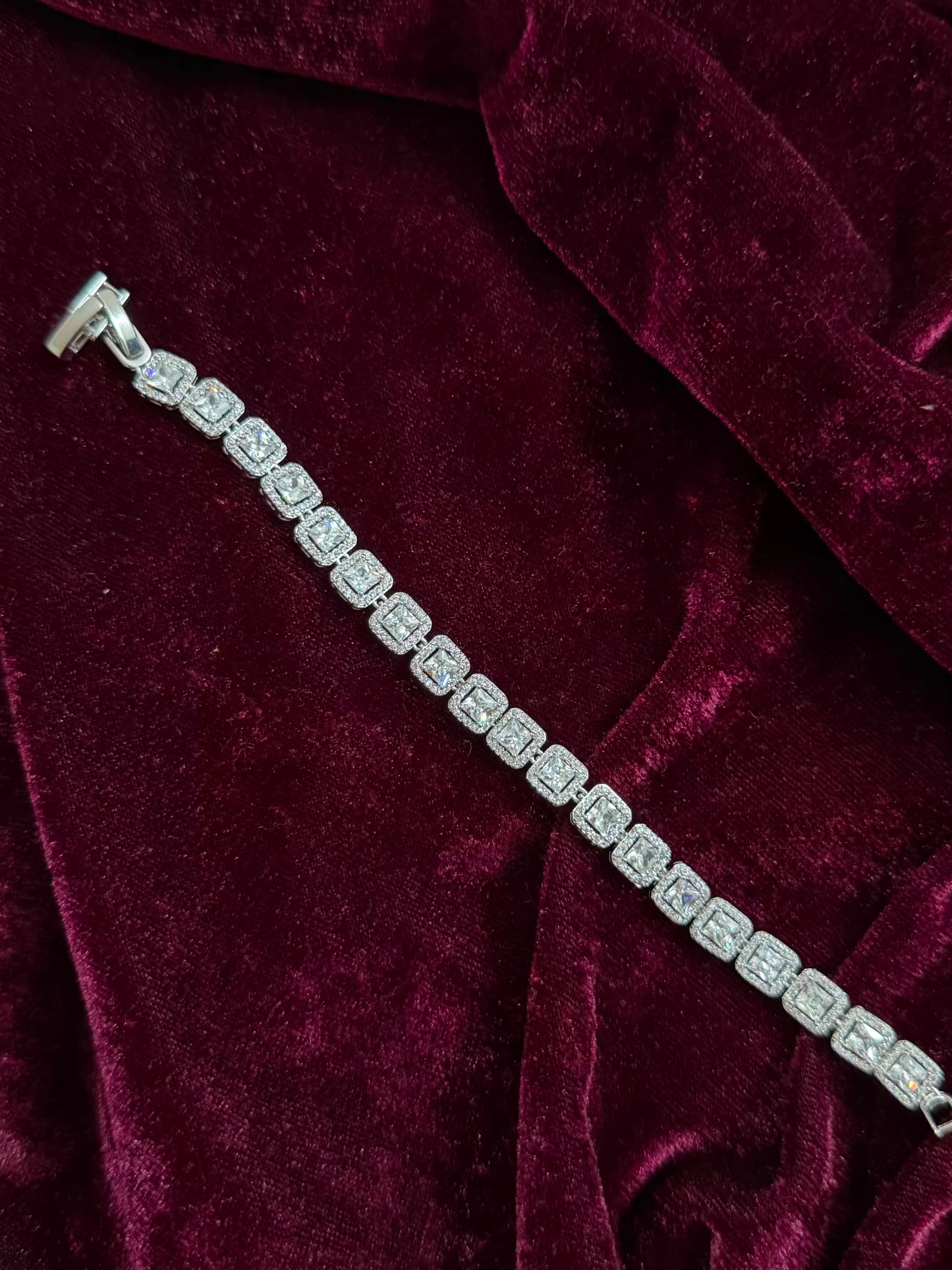 Luxe Diamond-Cut Men's Rakhi Bracelet