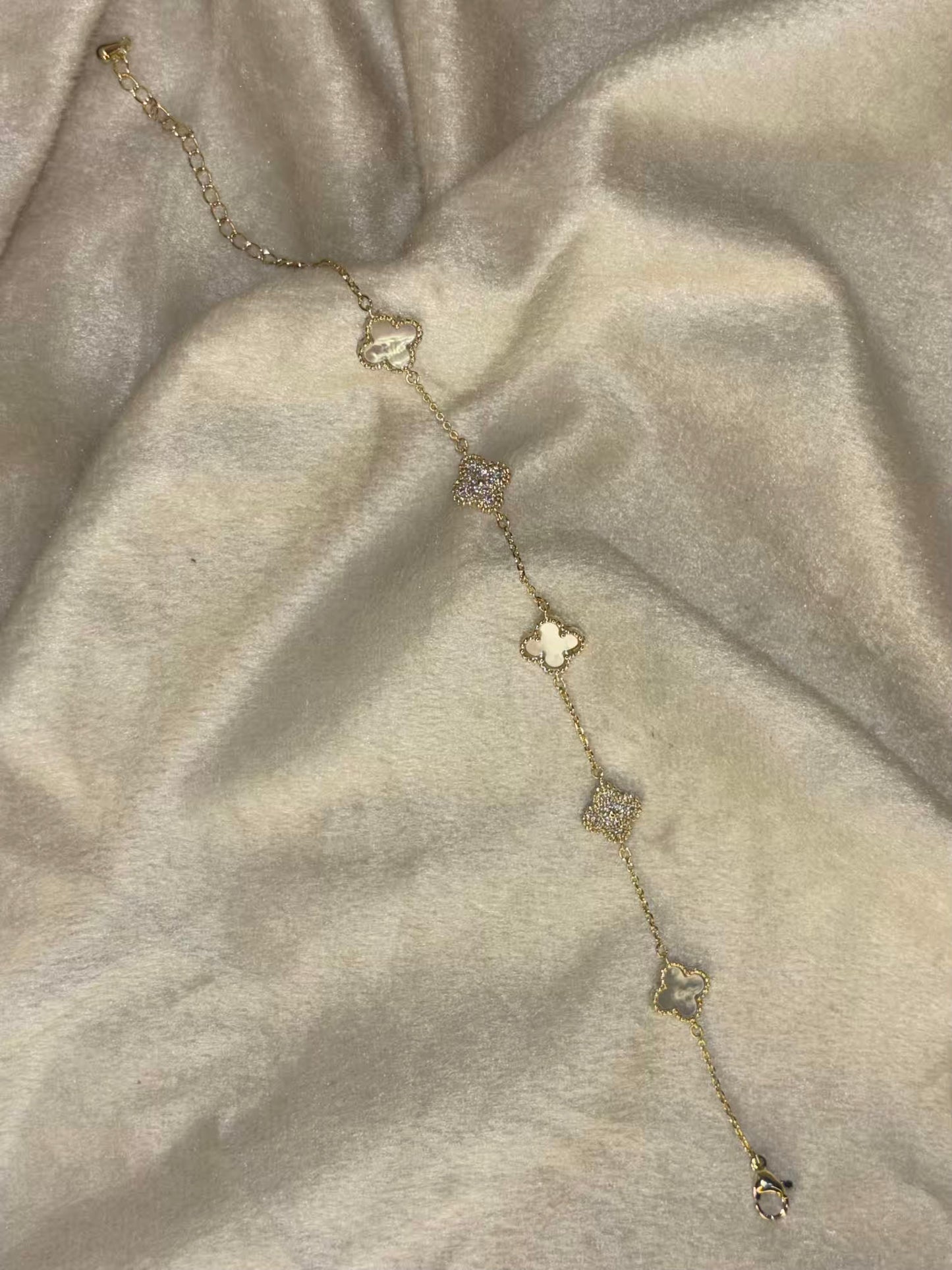 Twin Clovers 18K Gold Plated Premium Chain Bracelet
