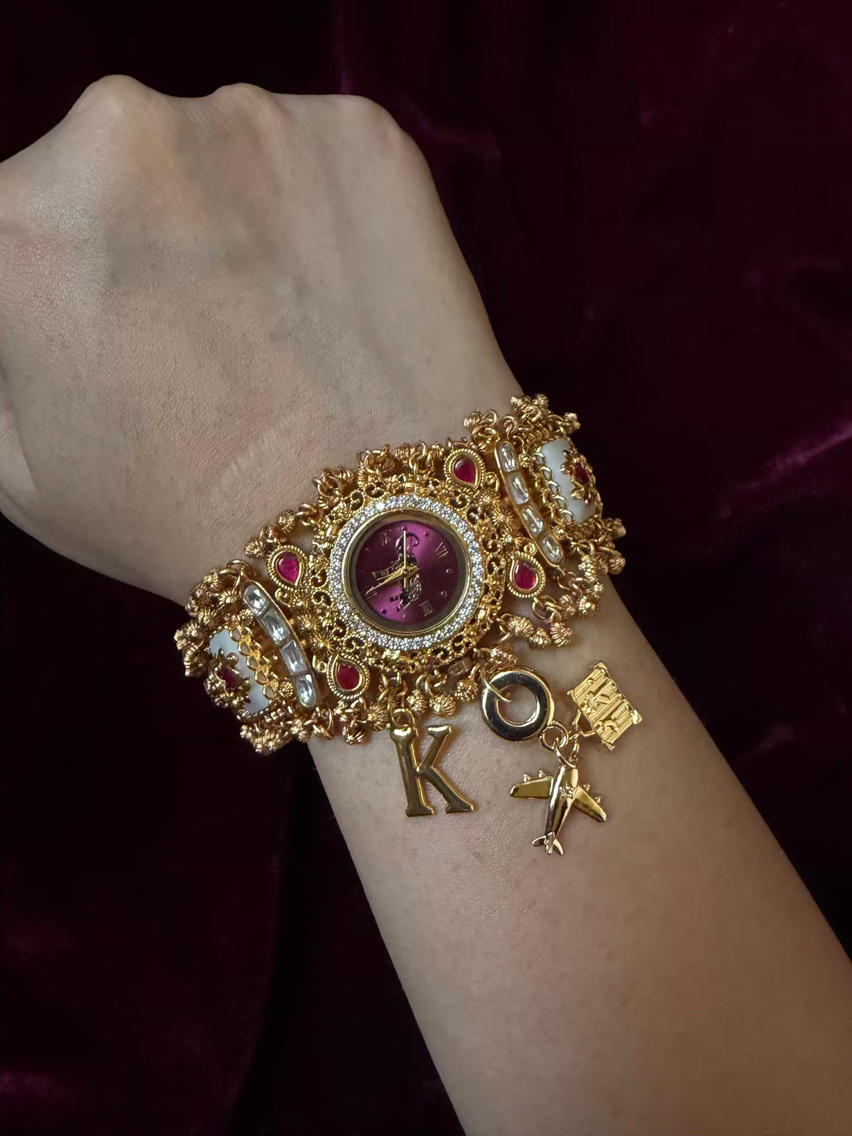 Airplane Bag Round Gold Elephant Dial Maharani Watch Bracelet