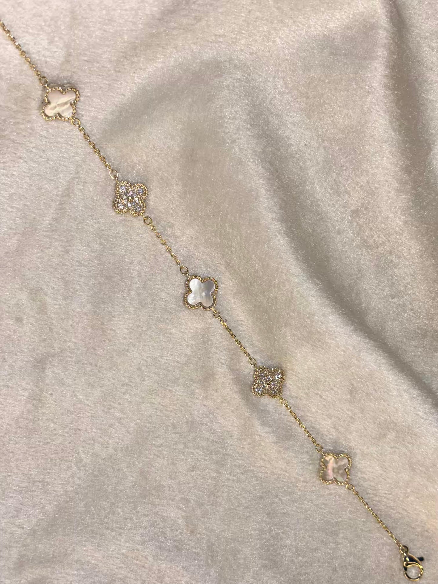 Twin Clovers 18K Gold Plated Premium Chain Bracelet