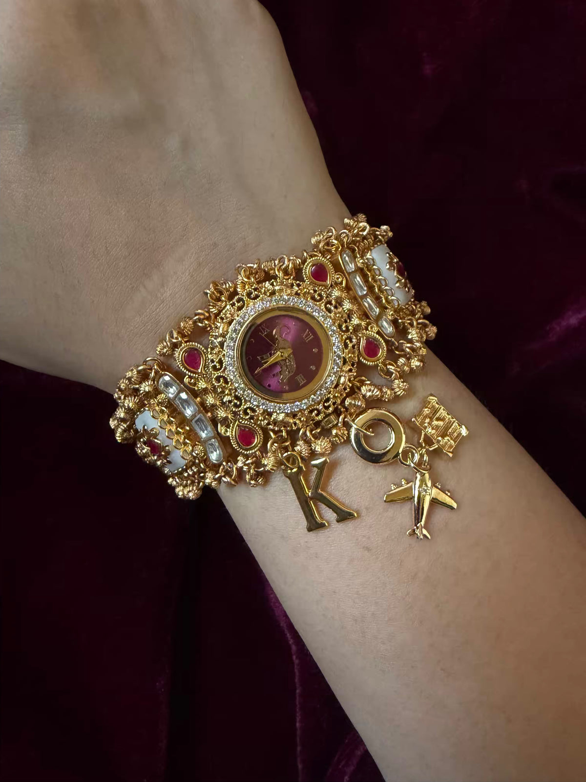 Airplane Bag Round Gold Elephant Dial Maharani Watch Bracelet