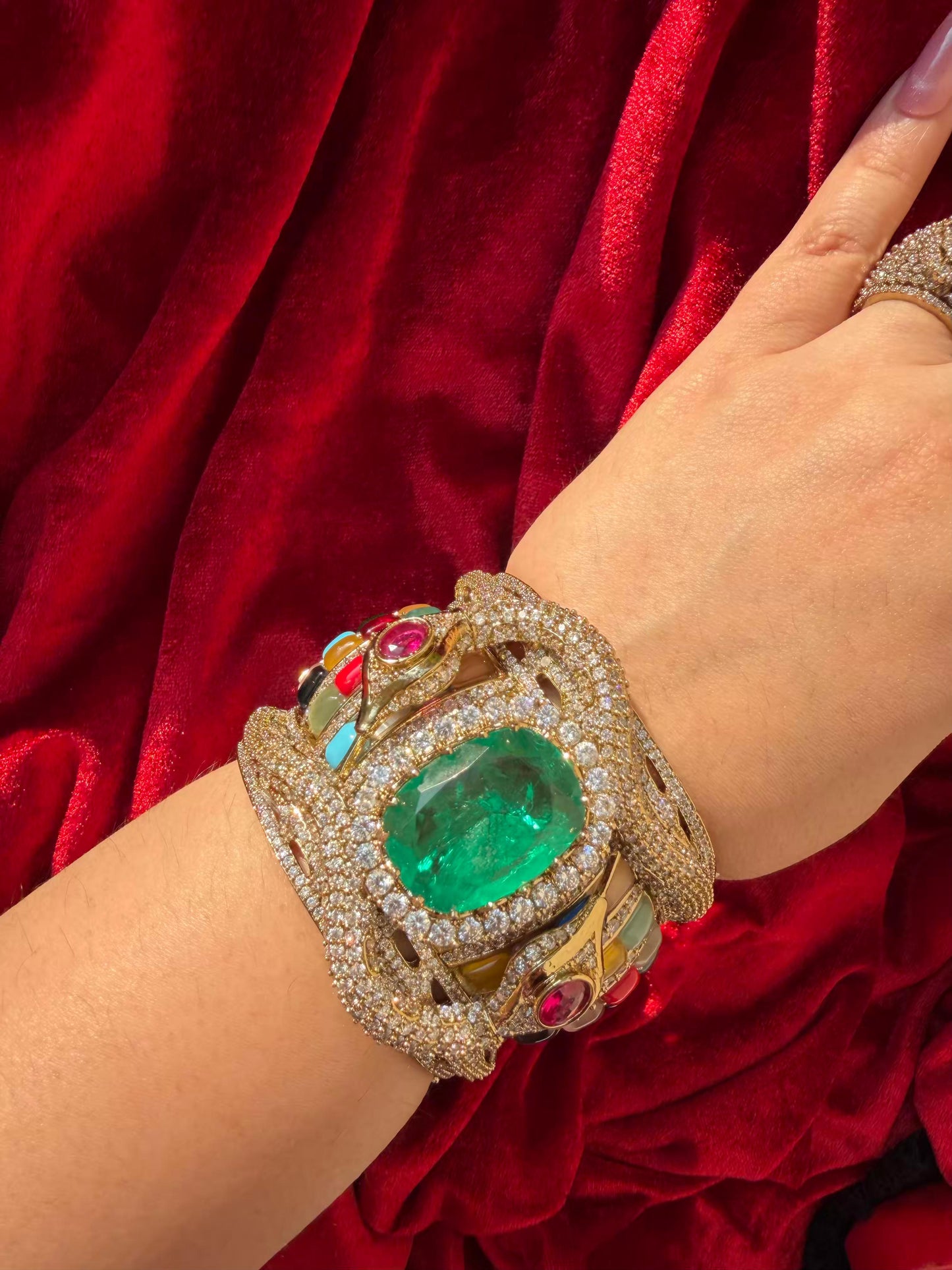 Navratna Pushtaini Emerald Kada Antique Gold