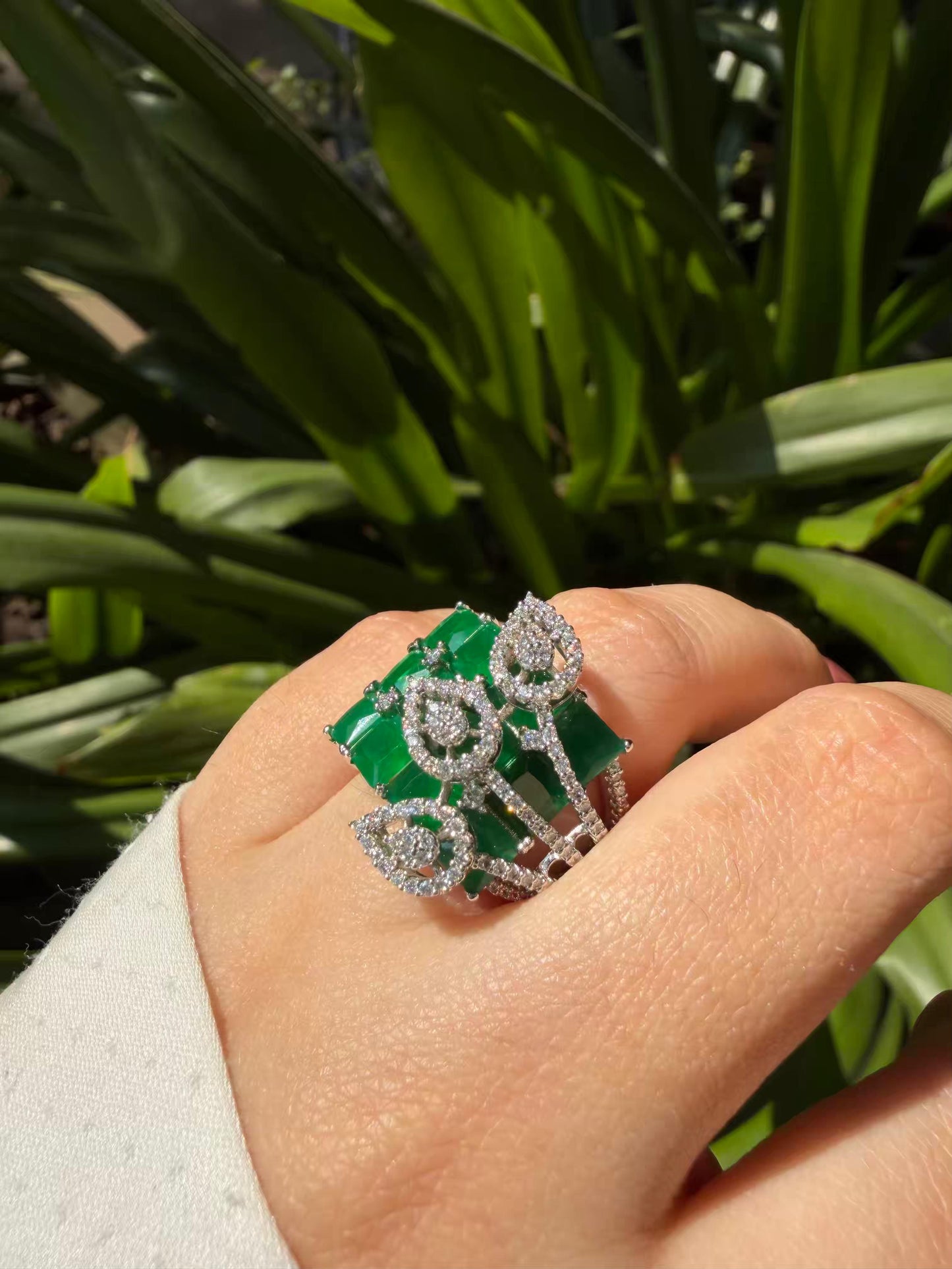 Green Majesty Cocktail Silver Plated Ring