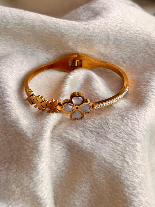 For Thin Wrist Solo Clover 18K Gold plated Premium Bangle 2.2 - 2.4 Size