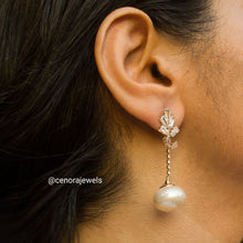 Load image into Gallery viewer, Pearl Fall Earrings
