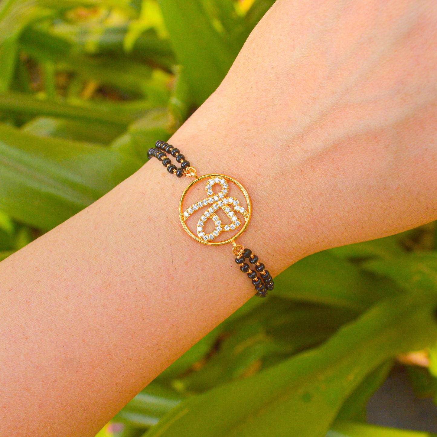 Ik Onkar Ek Onkar Punjabi Sindhi Khanda  Gold Mangalsutra / Nazariya Black Beaded Bracelet ( Gold ) hu