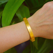 Load image into Gallery viewer, Matte Unisex ( Men /  Women ) Rectangular Kadha Bangle ( Gold )

