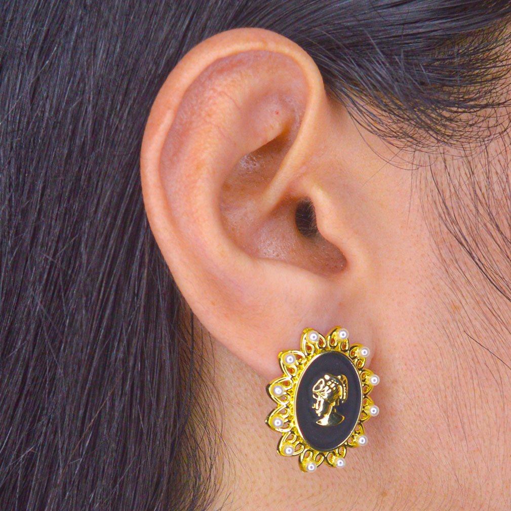 Princess Black Oval Shaped Studs Earrings - Gold