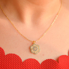 Load image into Gallery viewer, Flower Evil Eye Necklace - Gold
