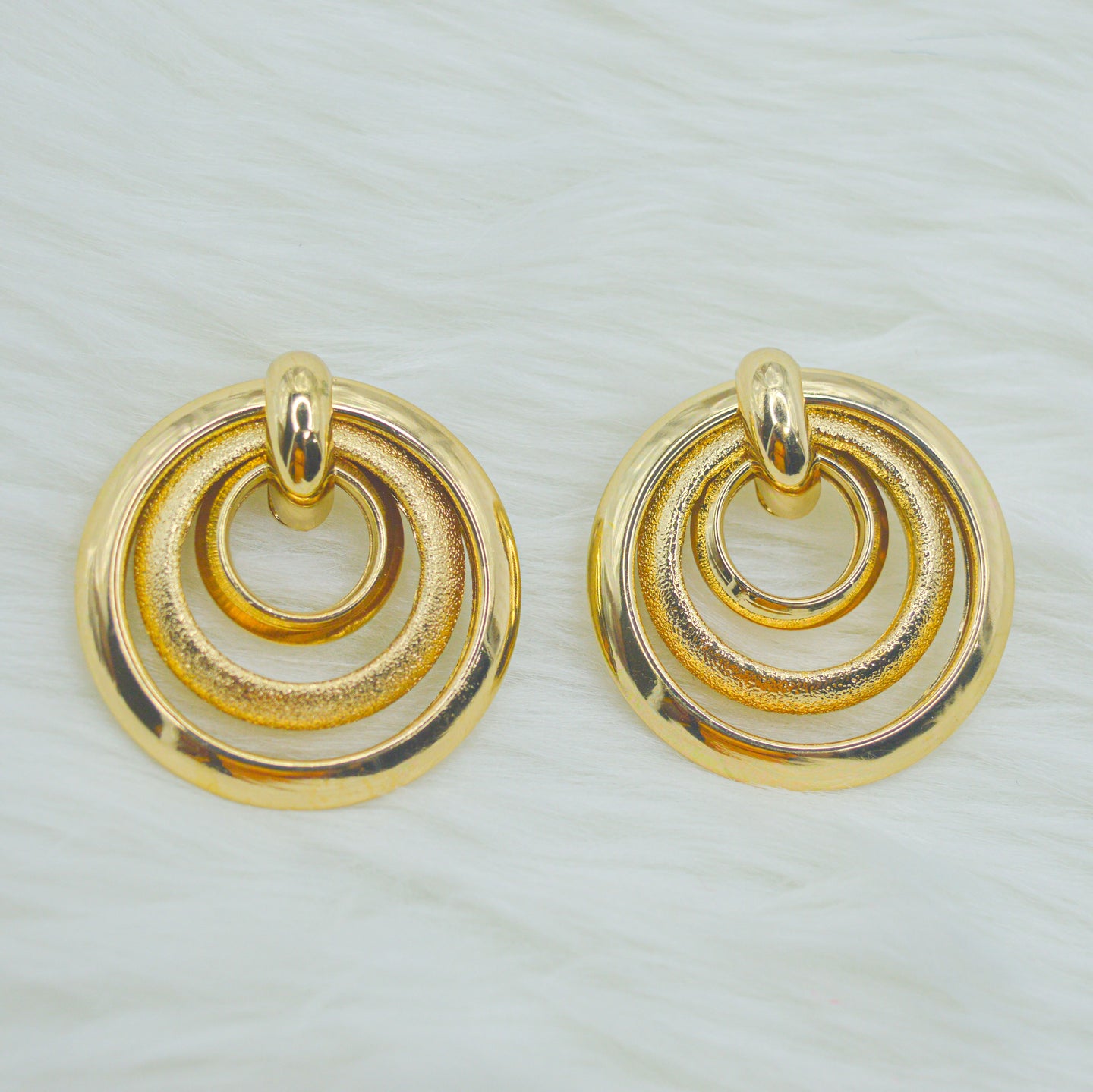 Gold Round Matte Finish Earrings ( Gold )