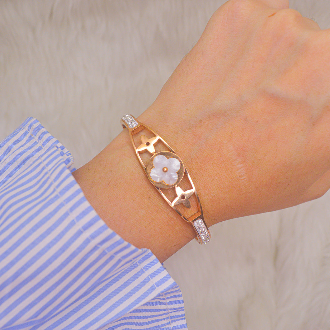Clover Diamond Studded Kadha Bracelet Bangle - Rose Gold