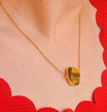 Load image into Gallery viewer, Garnet Brown Stone Necklace
