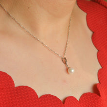 Load image into Gallery viewer, Pearl Necklace - Silver
