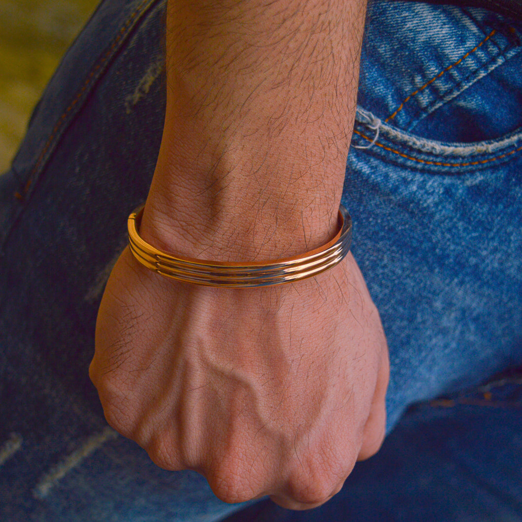 22k Yellow Gold Bangle Bracelet 7
