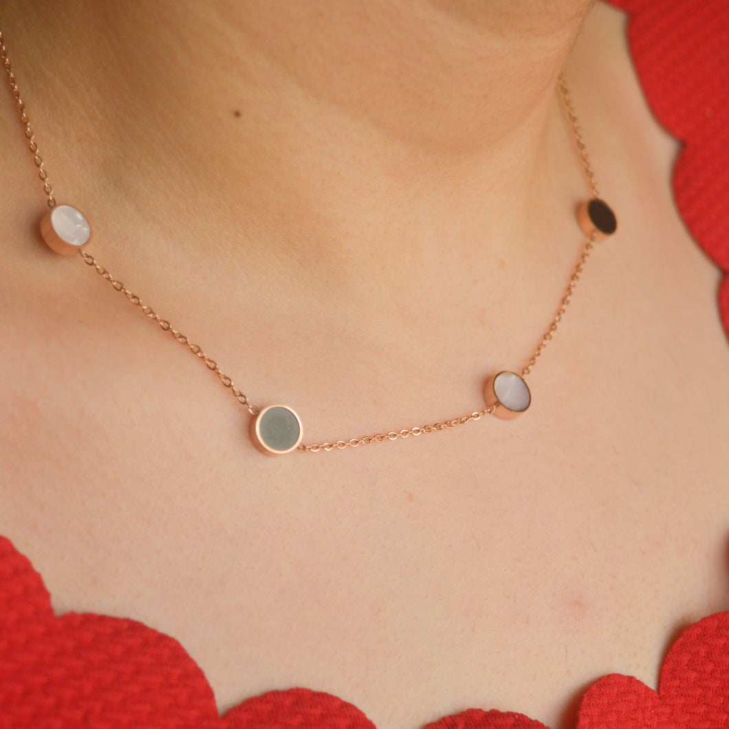 Black White Pearls Necklace - Rose Gold