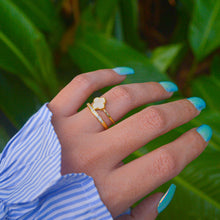 Load image into Gallery viewer, White Pearl Clover Adjustable Ring Gold
