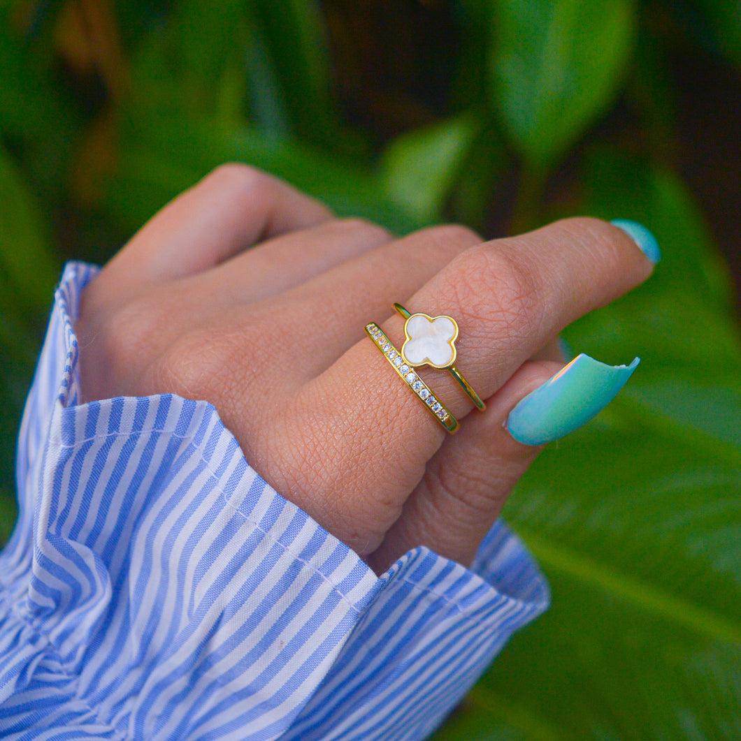 White Pearl Clover Adjustable Ring Gold