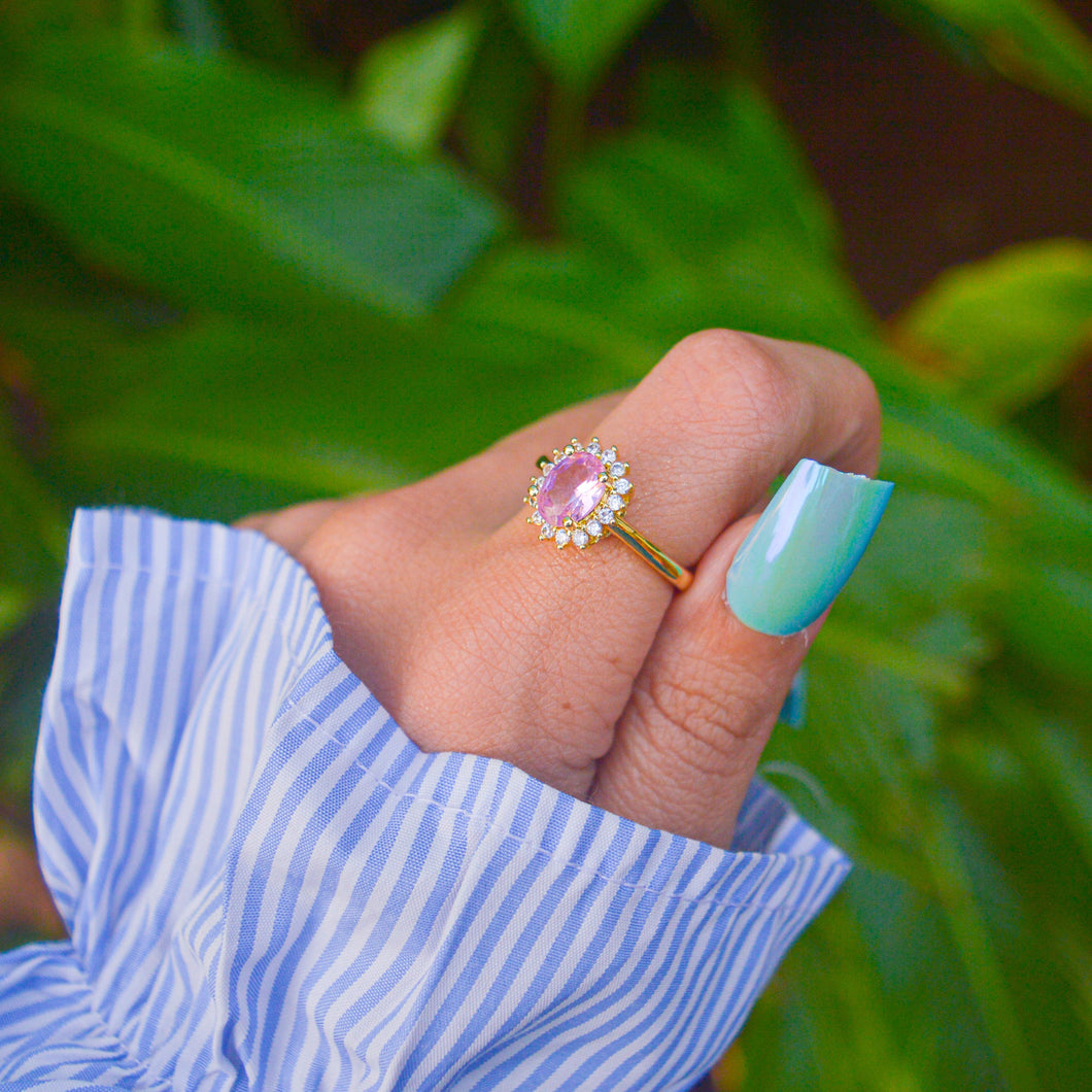 Queen Baby Pink Solitaire Chain Adjustable Ring Gold