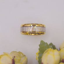 Load image into Gallery viewer, White Shiny Bark Couple Band / Men Promise Ring - Gold Border
