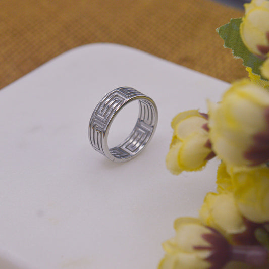 925 Silver Toned Maze Couple Ring Band - Unisex